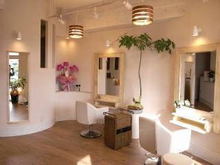 南風原町字津嘉山の美容室 ヘアーフェリース